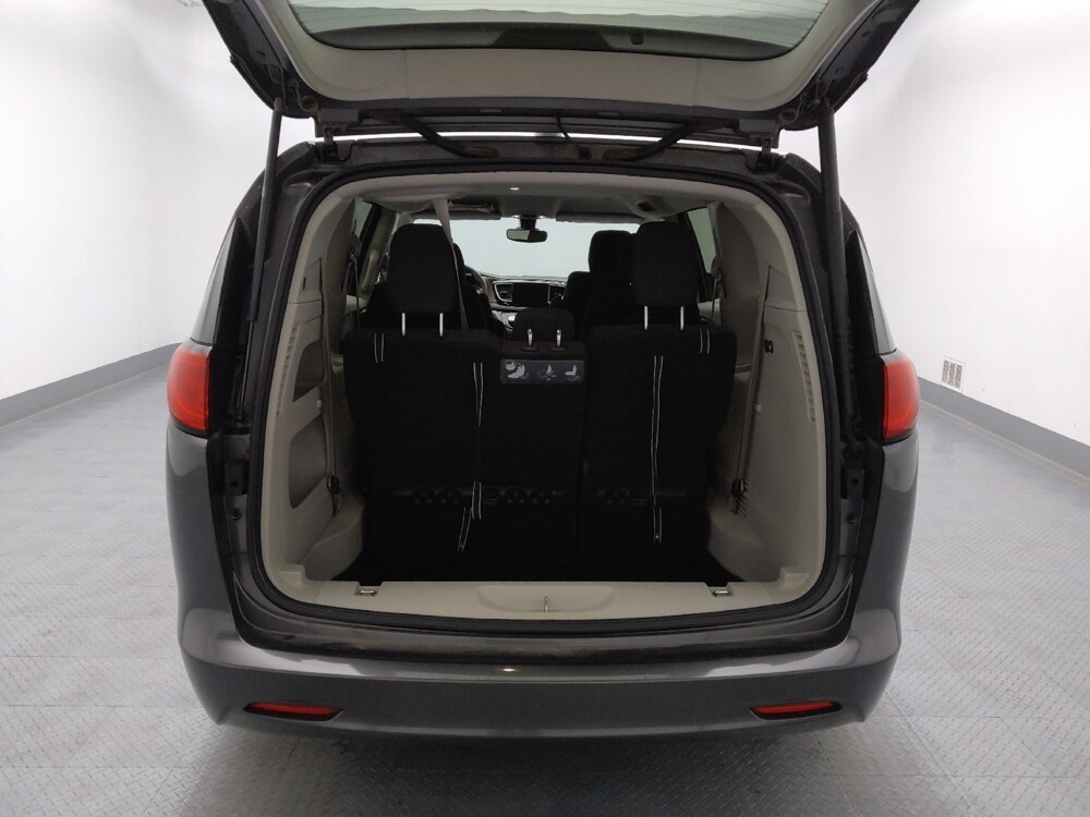 2017 Chrysler Pacifica in Gladstone, MO 64118 - 18133449 29