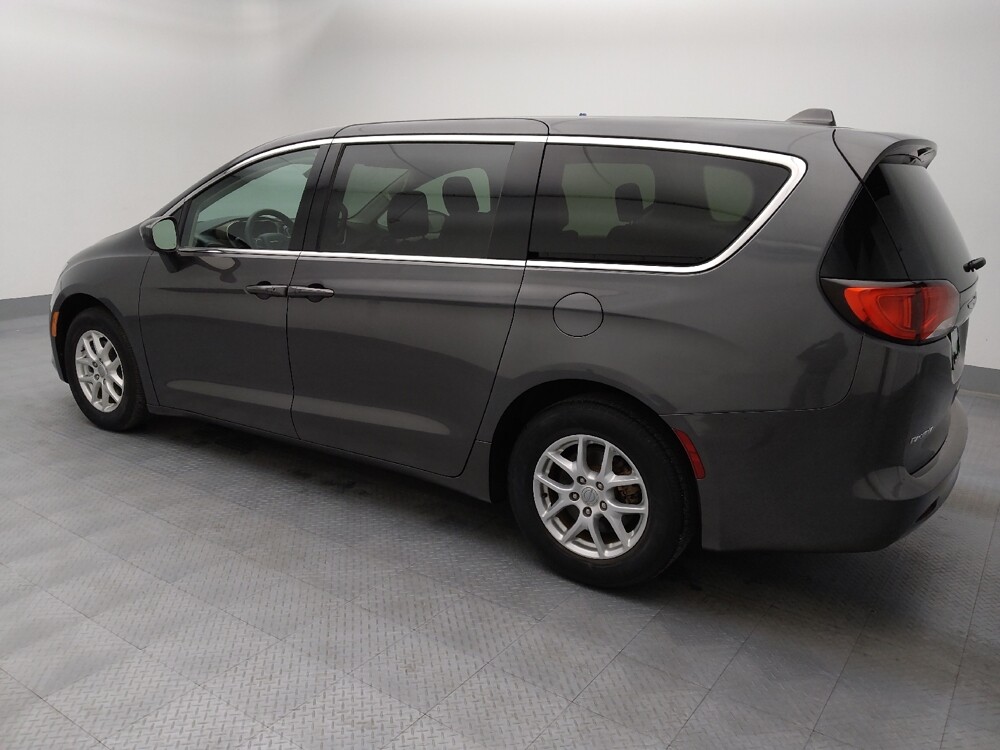 2017 Chrysler Pacifica in Gladstone, MO 64118 - 18133449 3