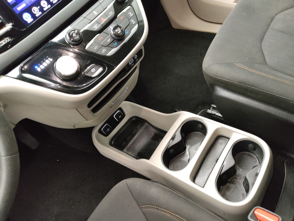 2017 Chrysler Pacifica in Gladstone, MO 64118 - 18133449 26