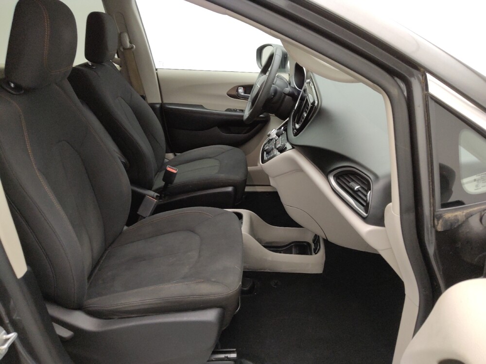 2017 Chrysler Pacifica in Gladstone, MO 64118 - 18133449 21