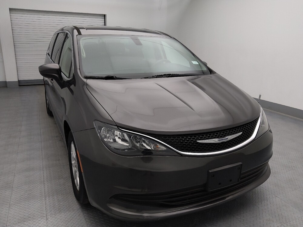 2017 Chrysler Pacifica in Gladstone, MO 64118 - 18133449 14