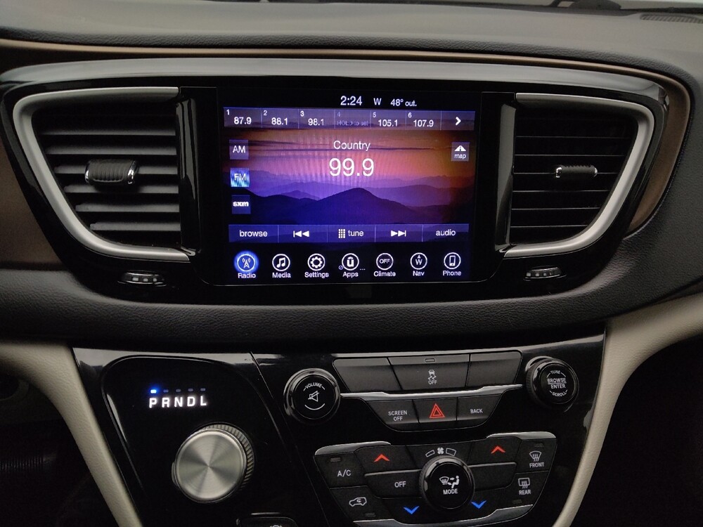 2017 Chrysler Pacifica in Gladstone, MO 64118 - 18133449 25