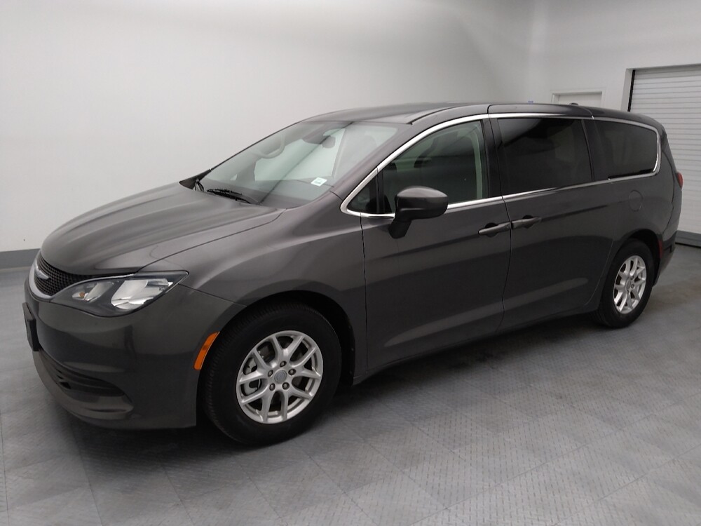 2017 Chrysler Pacifica in Gladstone, MO 64118 - 18133449 2