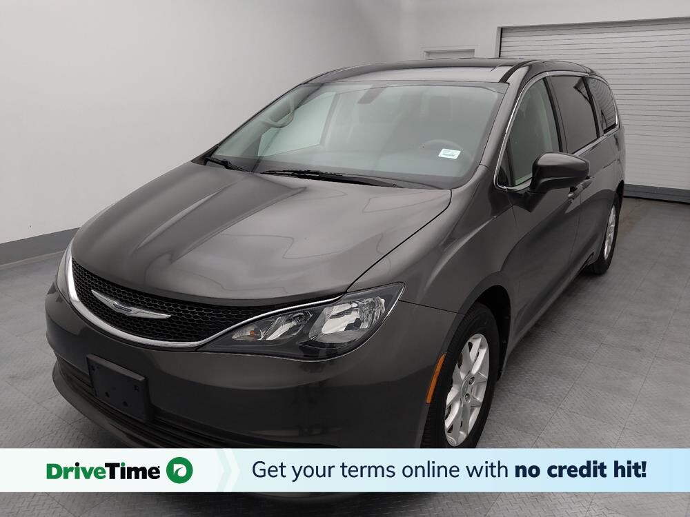 2017 Chrysler Pacifica in Gladstone, MO 64118 - 18133449