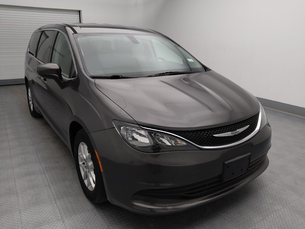 2017 Chrysler Pacifica in Gladstone, MO 64118 - 18133449 13