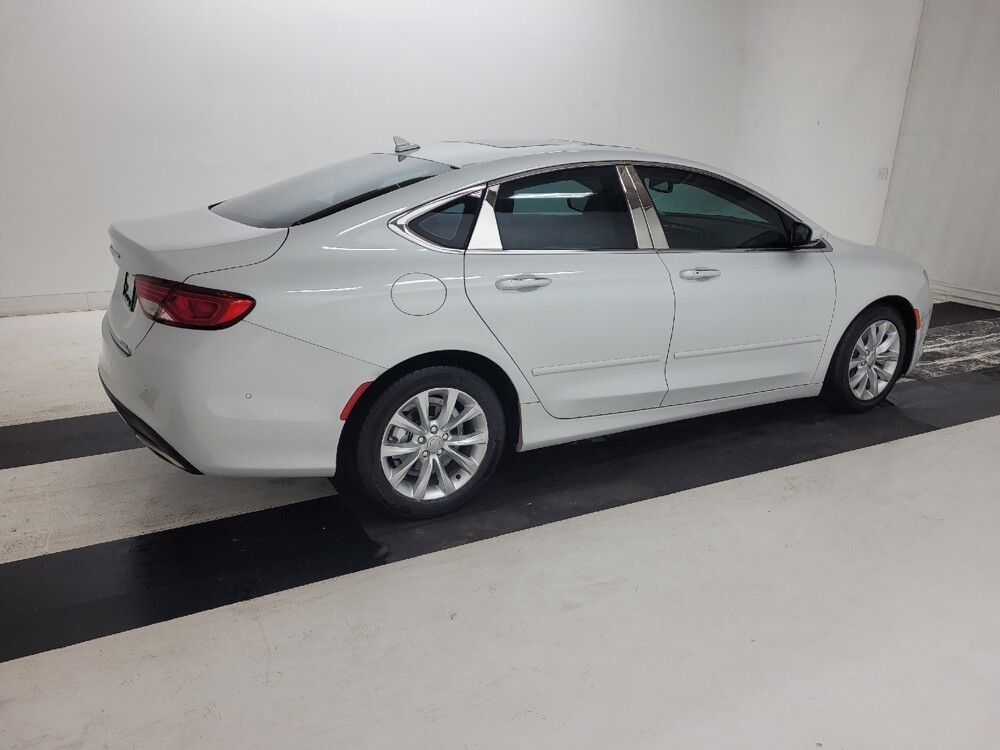2015 Chrysler 200 in St. Louis, MO 63136 - 18133453 10