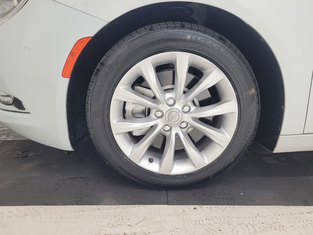 2015 Chrysler 200 in St. Louis, MO 63136 - 18133453 31