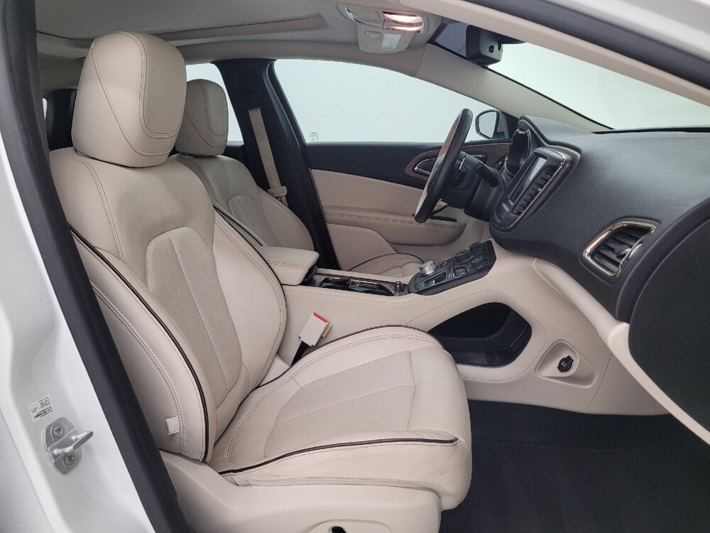 2015 Chrysler 200 in St. Louis, MO 63136 - 18133453 21