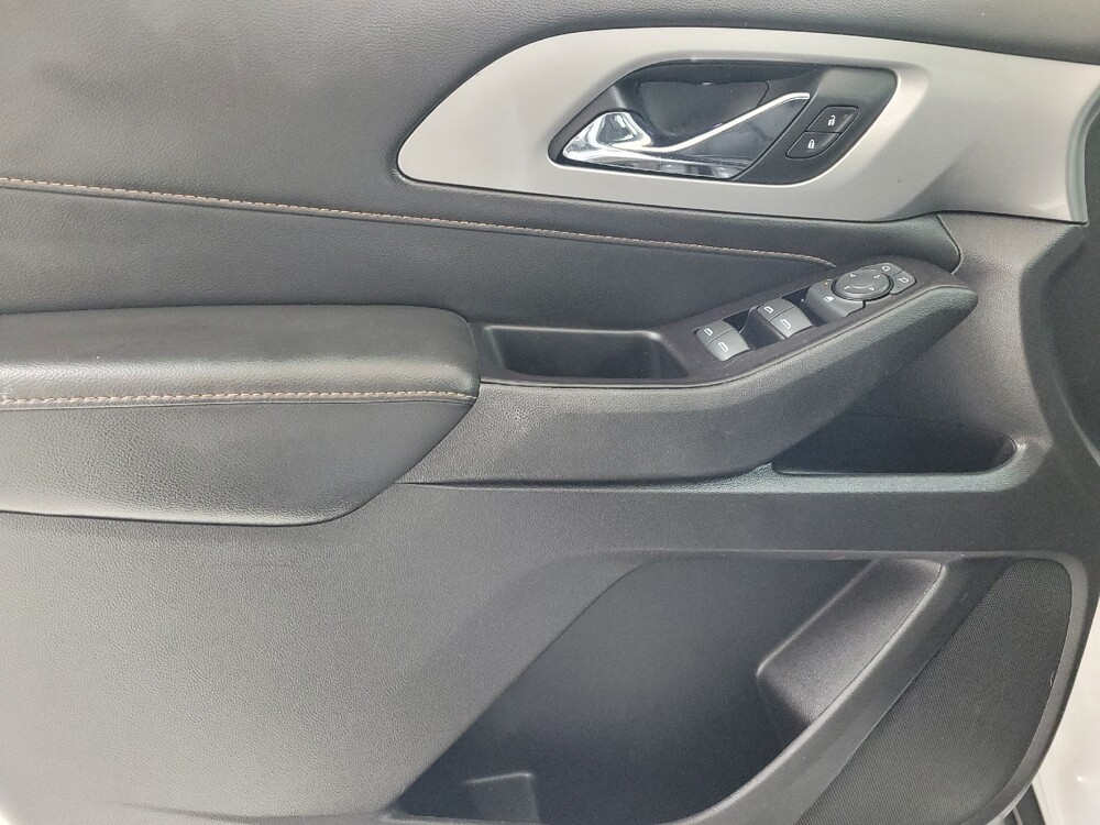 2018 Chevrolet Traverse in St. Louis, MO 63136 - 18133454 27