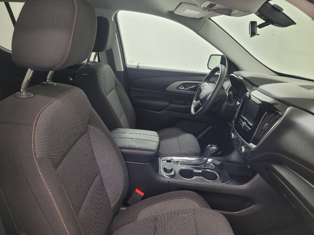 2018 Chevrolet Traverse in St. Louis, MO 63136 - 18133454 21