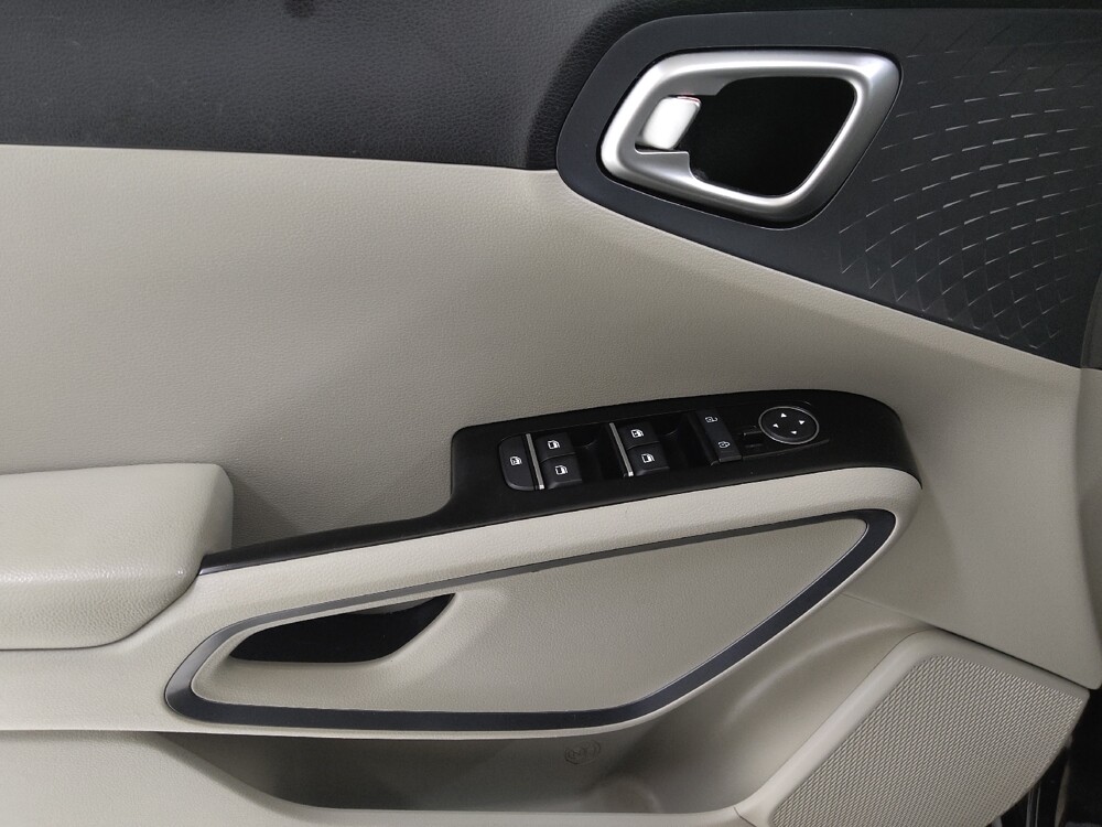 2021 Kia Soul in St. Louis, MO 63136 - 18133455 27