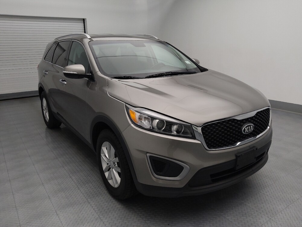 2017 Kia Sorento in Gladstone, MO 64118 - 18133456 13