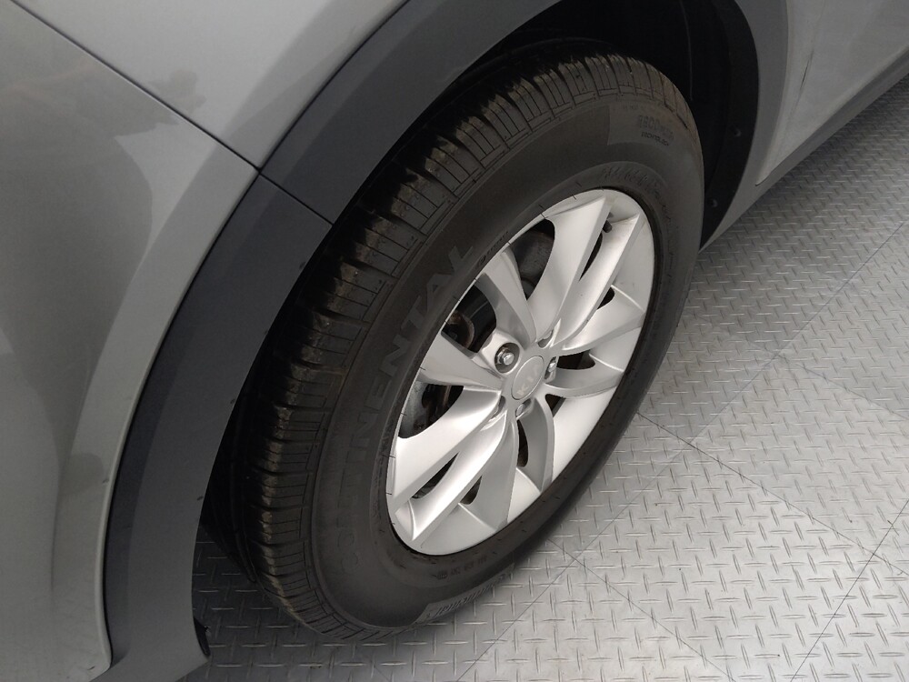 2017 Kia Sorento in Gladstone, MO 64118 - 18133456 31