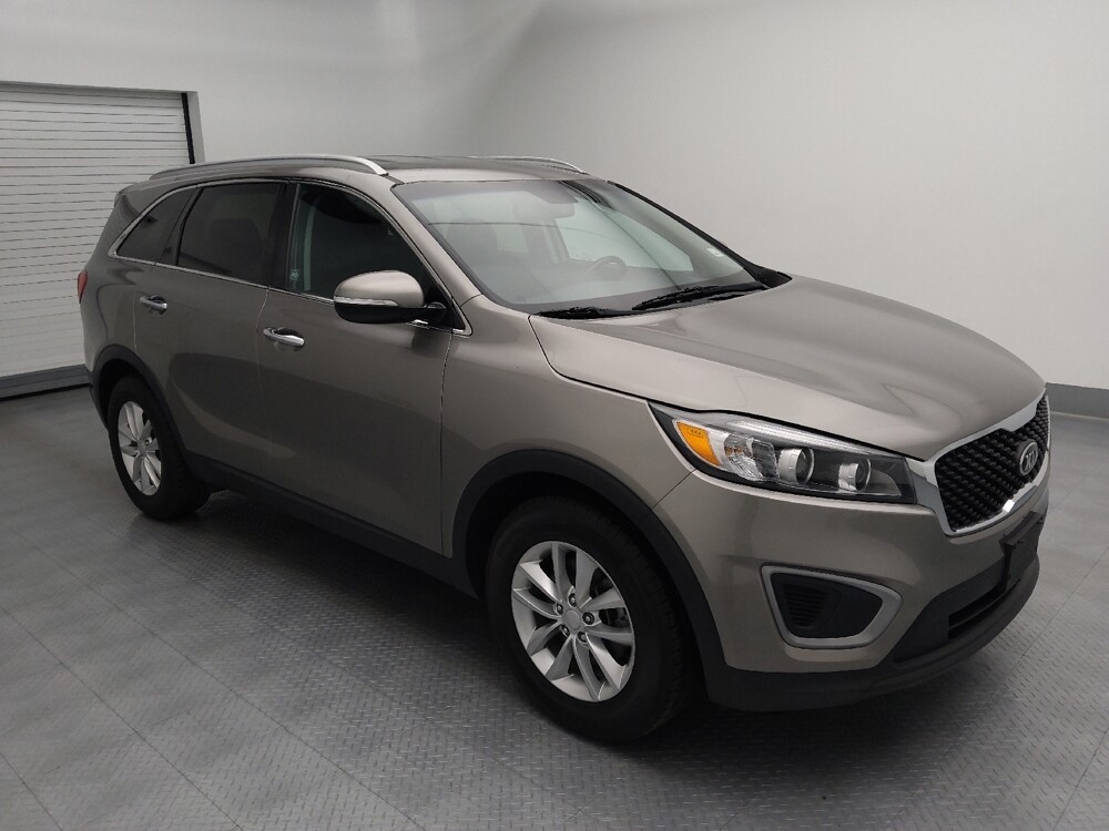 2017 Kia Sorento in Gladstone, MO 64118 - 18133456 11