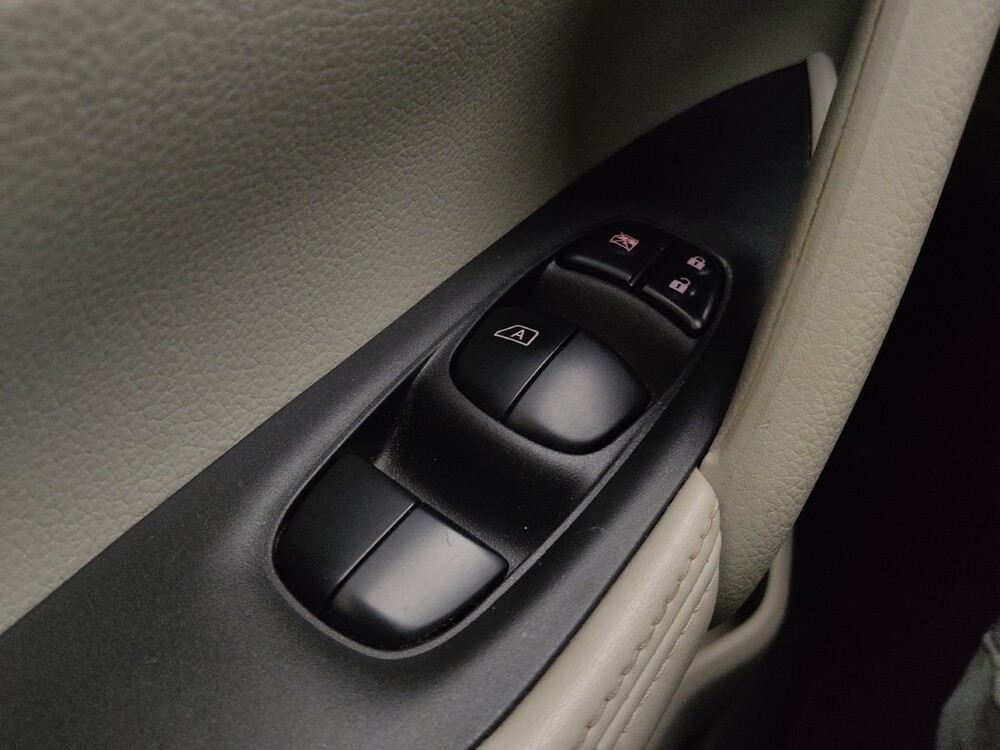 2019 Nissan Rogue Sport in Independence, MO 64055 - 18133463 27