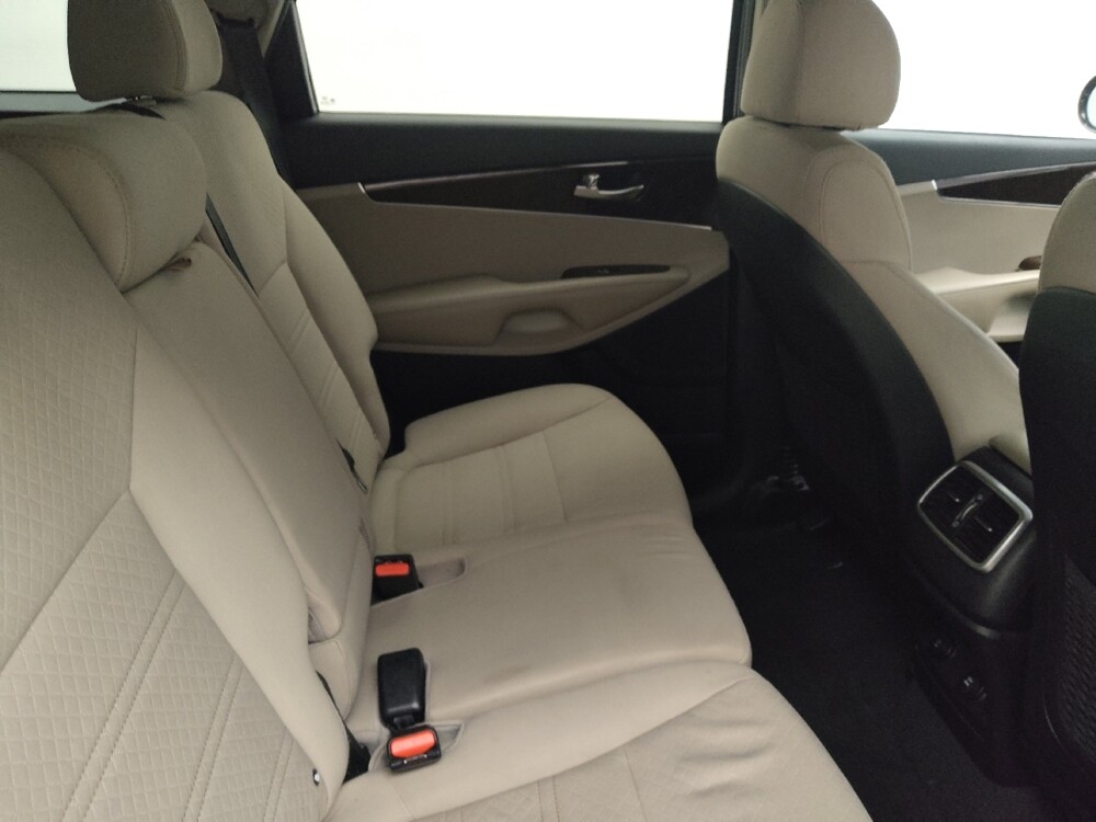 2018 Kia Sorento in Des Moines, IA 50310 - 18133472 19