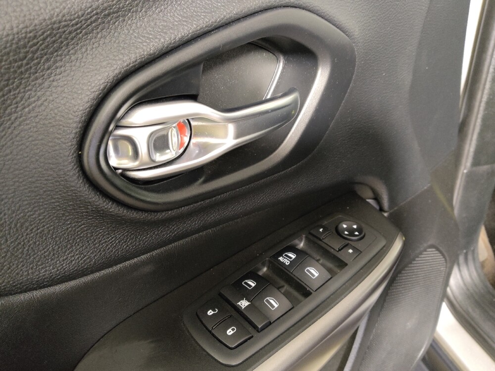 2019 Jeep Cherokee in Midlothian, IL 60445 - 18133478 27