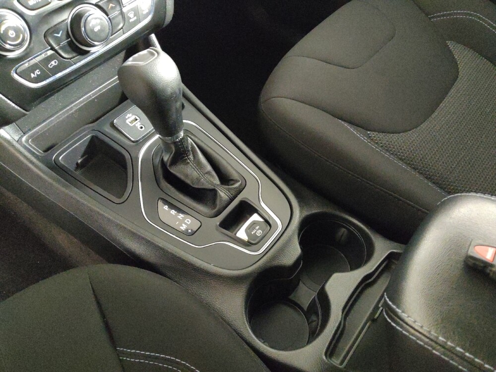 2019 Jeep Cherokee in Midlothian, IL 60445 - 18133478 26