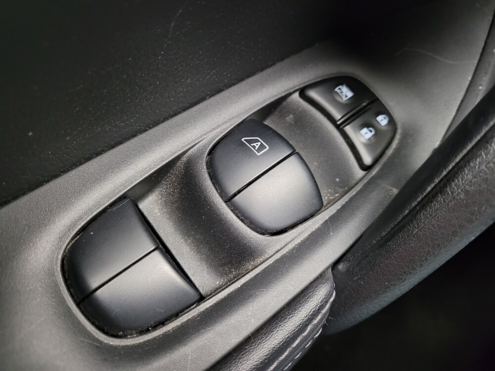 2017 Nissan Rogue Sport in Taylor, MI 48180 - 18133484 27