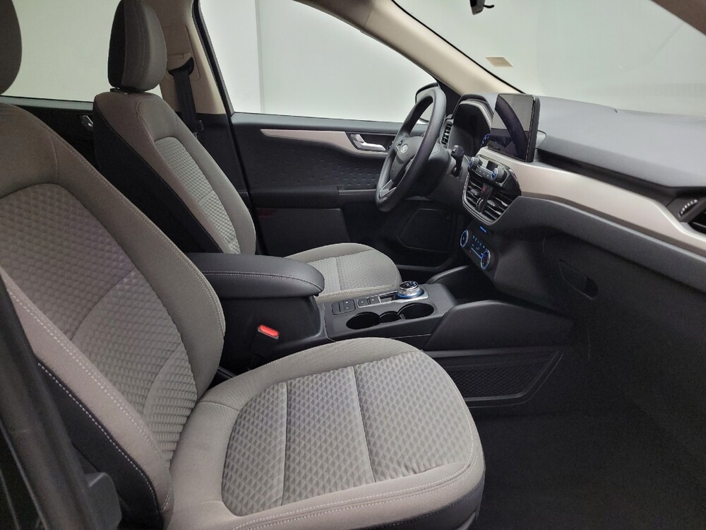 2020 Ford Escape in Taylor, MI 48180 - 18133486 21