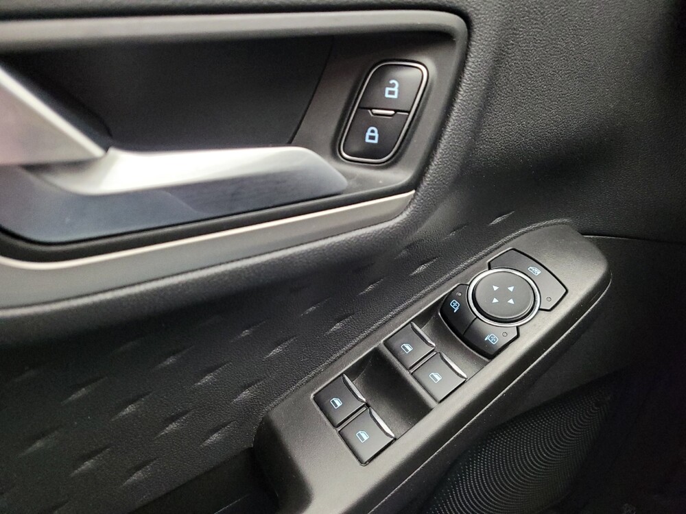 2020 Ford Escape in Taylor, MI 48180 - 18133486 27