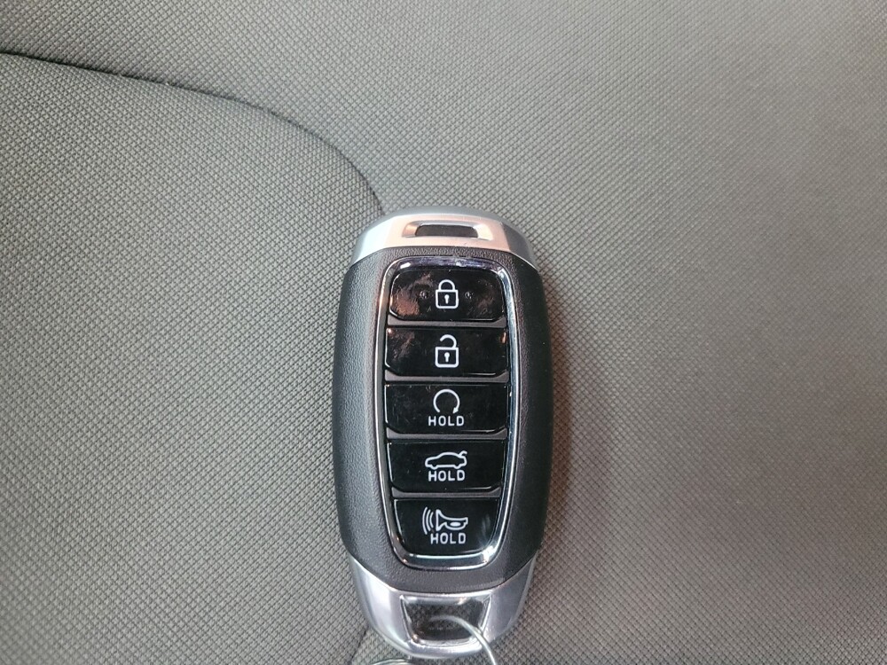 2023 Hyundai Elantra in Highland, IN 46322 - 18133489 32