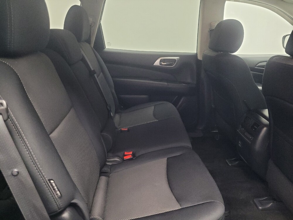 2018 Nissan Pathfinder in Highland, IN 46322 - 18133494 19