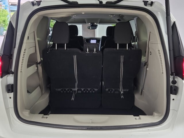 2023 Chrysler Voyager in Cinnaminson, NJ 08077 - 18133499 14