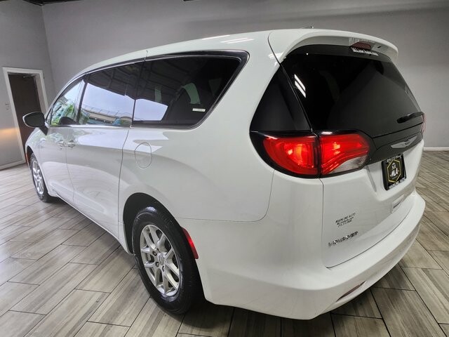 2023 Chrysler Voyager in Cinnaminson, NJ 08077 - 18133499 3