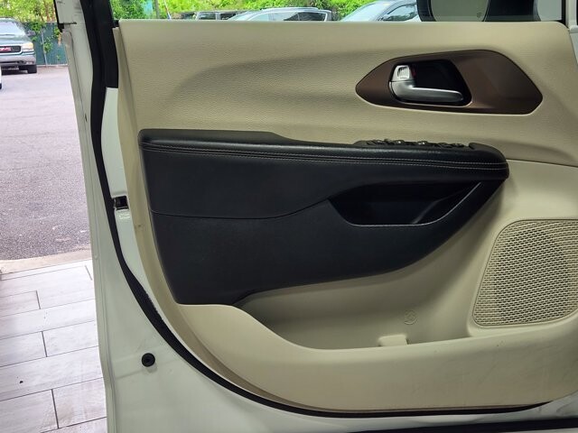 2023 Chrysler Voyager in Cinnaminson, NJ 08077 - 18133499 10