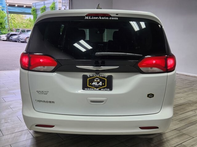 2023 Chrysler Voyager in Cinnaminson, NJ 08077 - 18133499 4