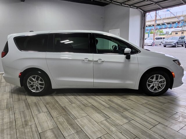 2023 Chrysler Voyager in Cinnaminson, NJ 08077 - 18133499 6