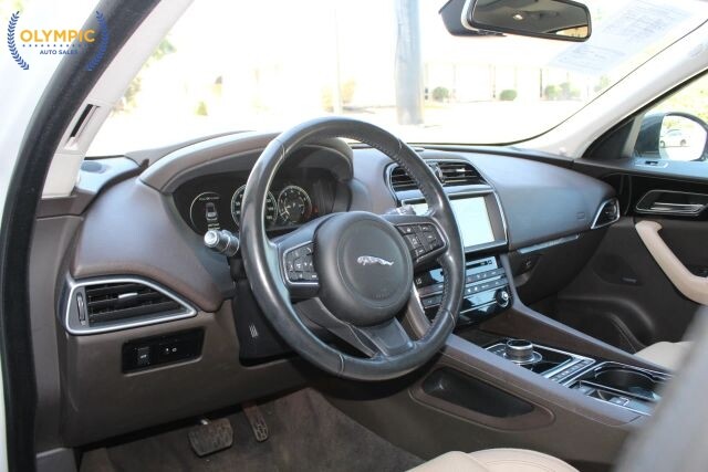 2017 Jaguar F-PACE in Decatur, GA 30032 - 18133520 13