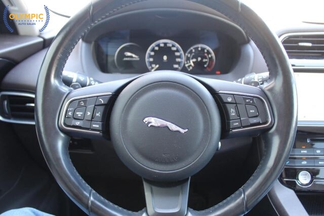 2017 Jaguar F-PACE in Decatur, GA 30032 - 18133520 17