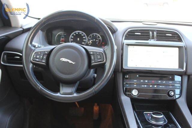 2017 Jaguar F-PACE in Decatur, GA 30032 - 18133520 16