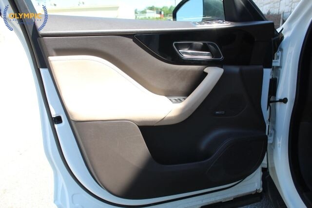 2017 Jaguar F-PACE in Decatur, GA 30032 - 18133520 39