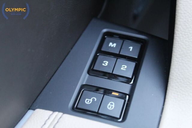 2017 Jaguar F-PACE in Decatur, GA 30032 - 18133520 30