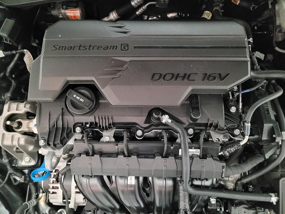 2025 Hyundai Elantra in Riverside, CA 92504 - 18133532 30