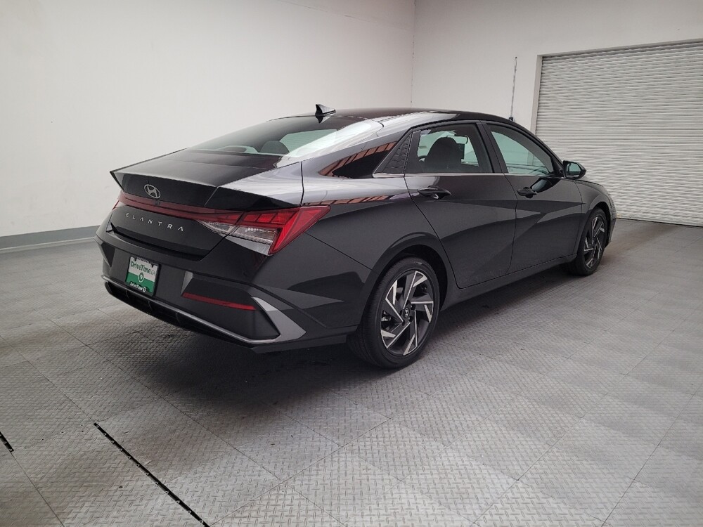 2025 Hyundai Elantra in Riverside, CA 92504 - 18133532 9