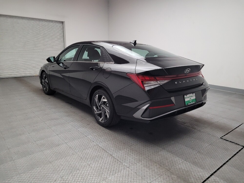 2025 Hyundai Elantra in Riverside, CA 92504 - 18133532 5