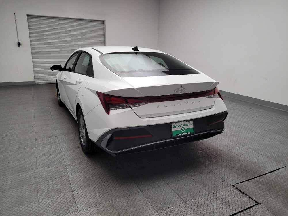 2024 Hyundai Elantra in Downey, CA 90241 - 18133534 6