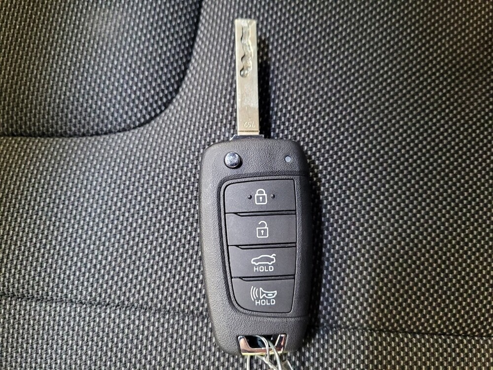 2024 Hyundai Elantra in Downey, CA 90241 - 18133534 32