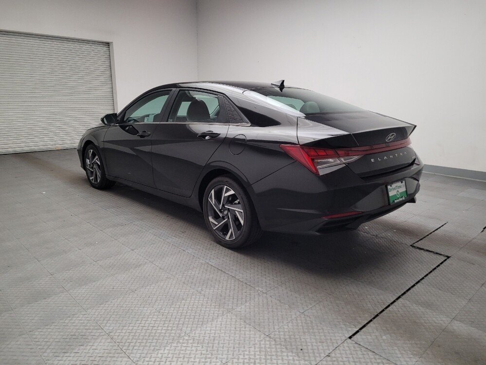 2025 Hyundai Elantra in Riverside, CA 92504 - 18133537 5