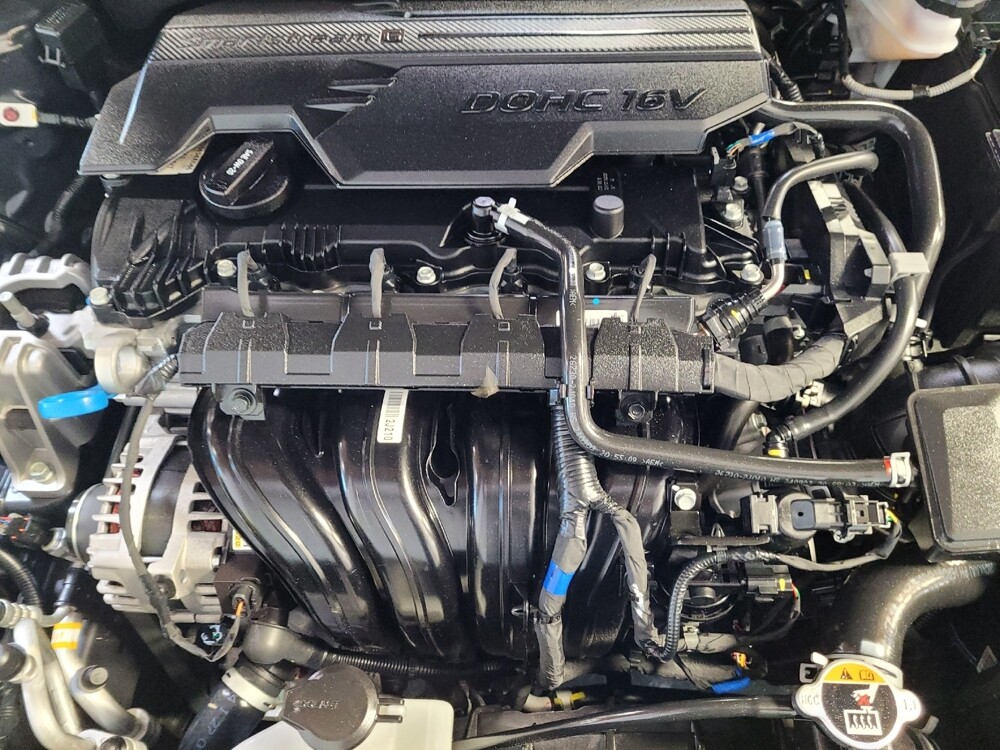 2025 Hyundai Elantra in Riverside, CA 92504 - 18133537 30