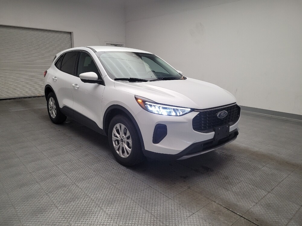 2023 Ford Escape in Fresno, CA 93726 - 18133543 13