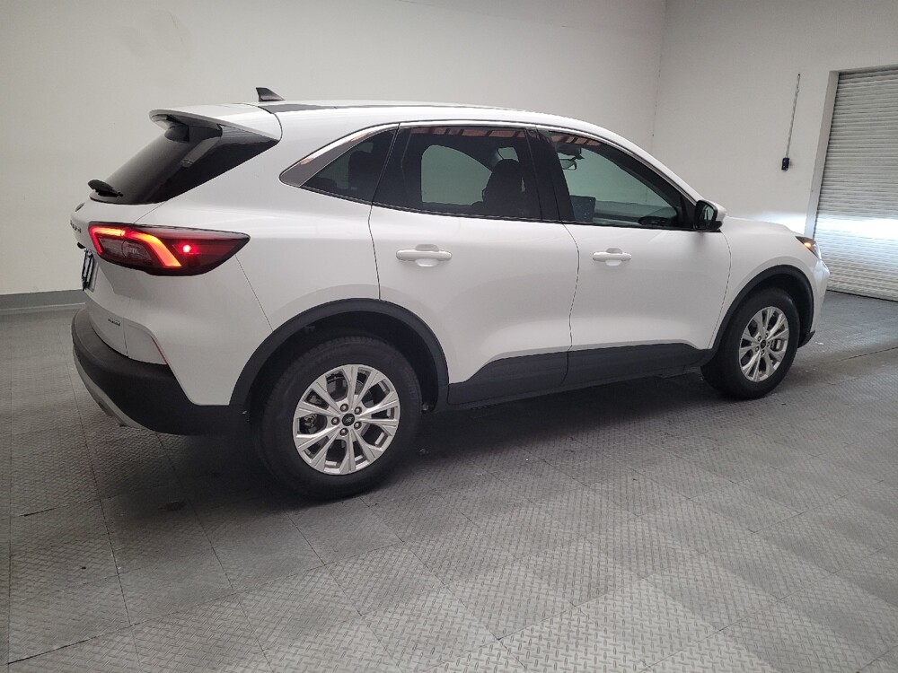 2023 Ford Escape in Fresno, CA 93726 - 18133543 10