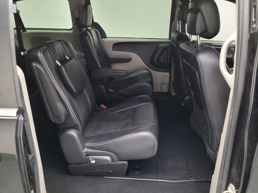 2019 Dodge Grand Caravan in Bakersfield, CA 93309 - 18133546 19