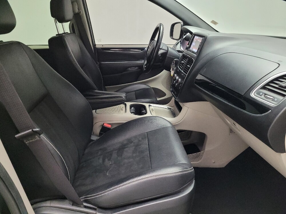 2019 Dodge Grand Caravan in Bakersfield, CA 93309 - 18133546 21