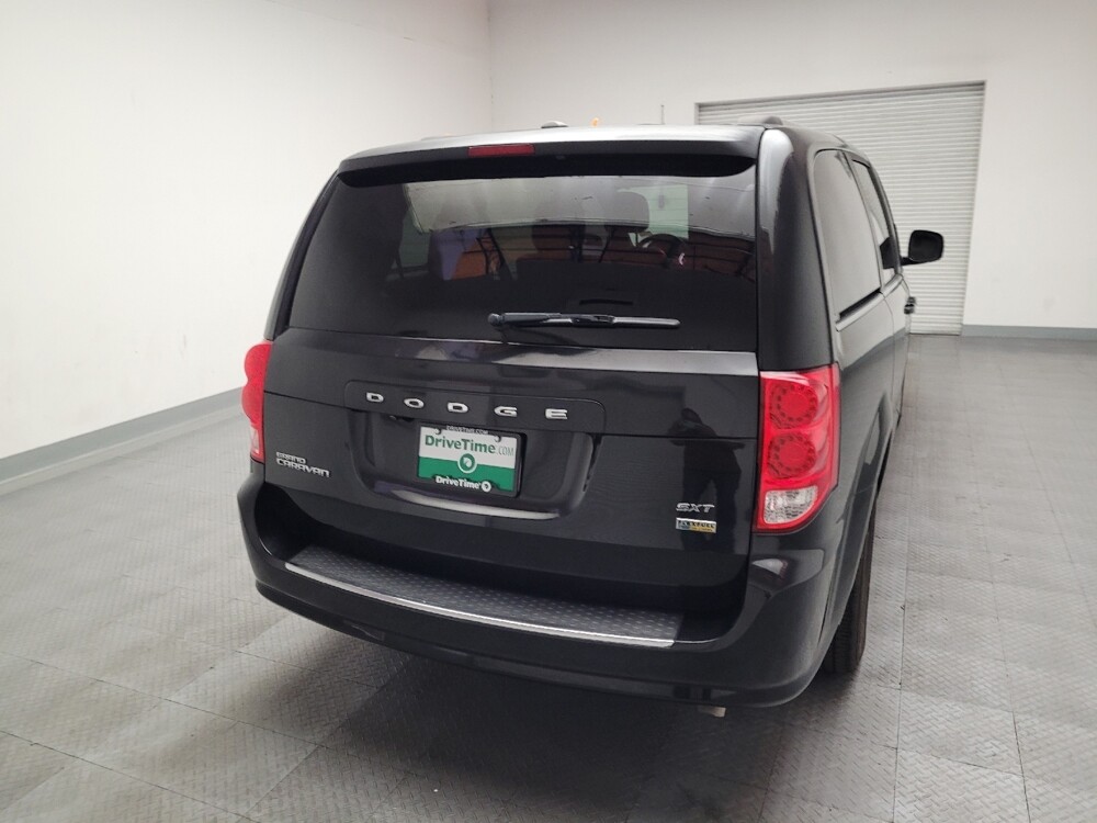 2019 Dodge Grand Caravan in Bakersfield, CA 93309 - 18133546 7