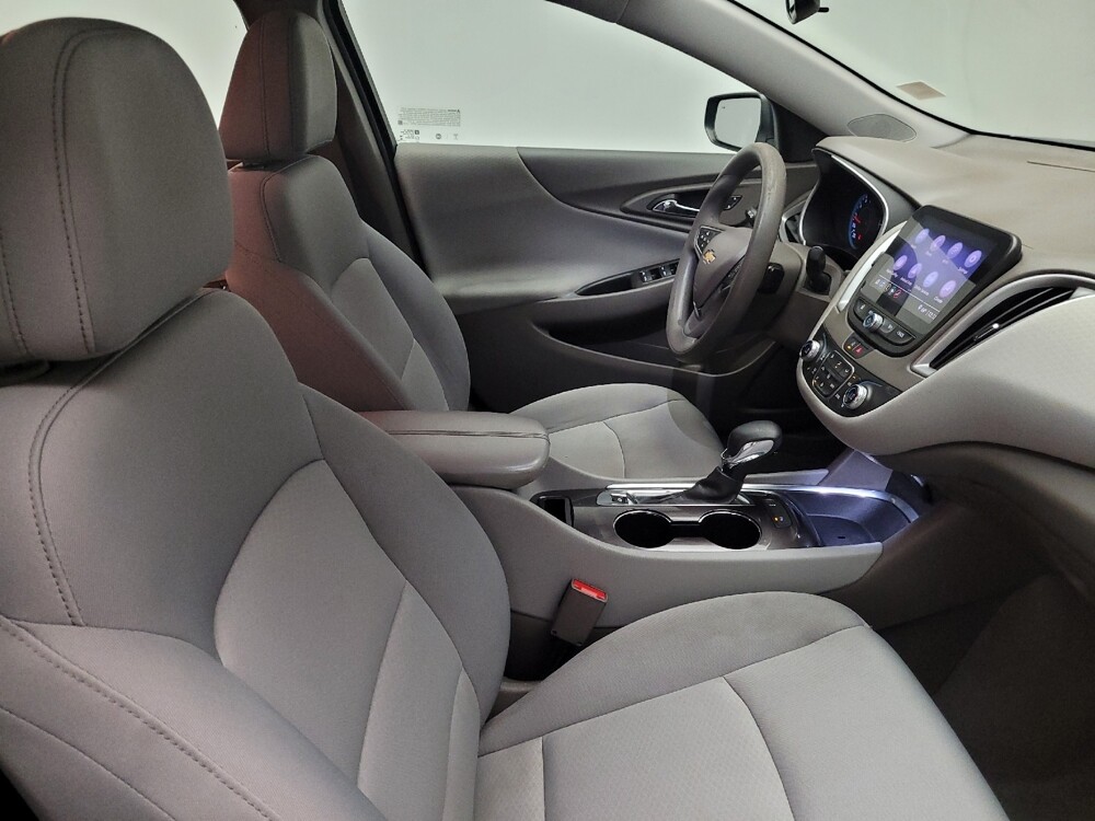 2022 Chevrolet Malibu in Downey, CA 90241 - 18133547 21